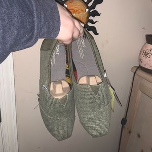 Toms for Men. TAG STILL ON THEM